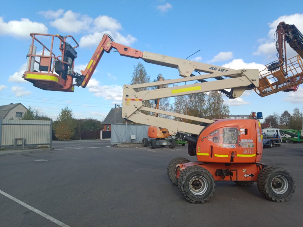 Коленчатый подъемник JLG 450AJ