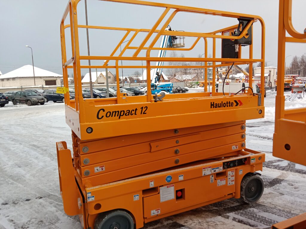 Ножничный подъемник Haulotte Compact 12