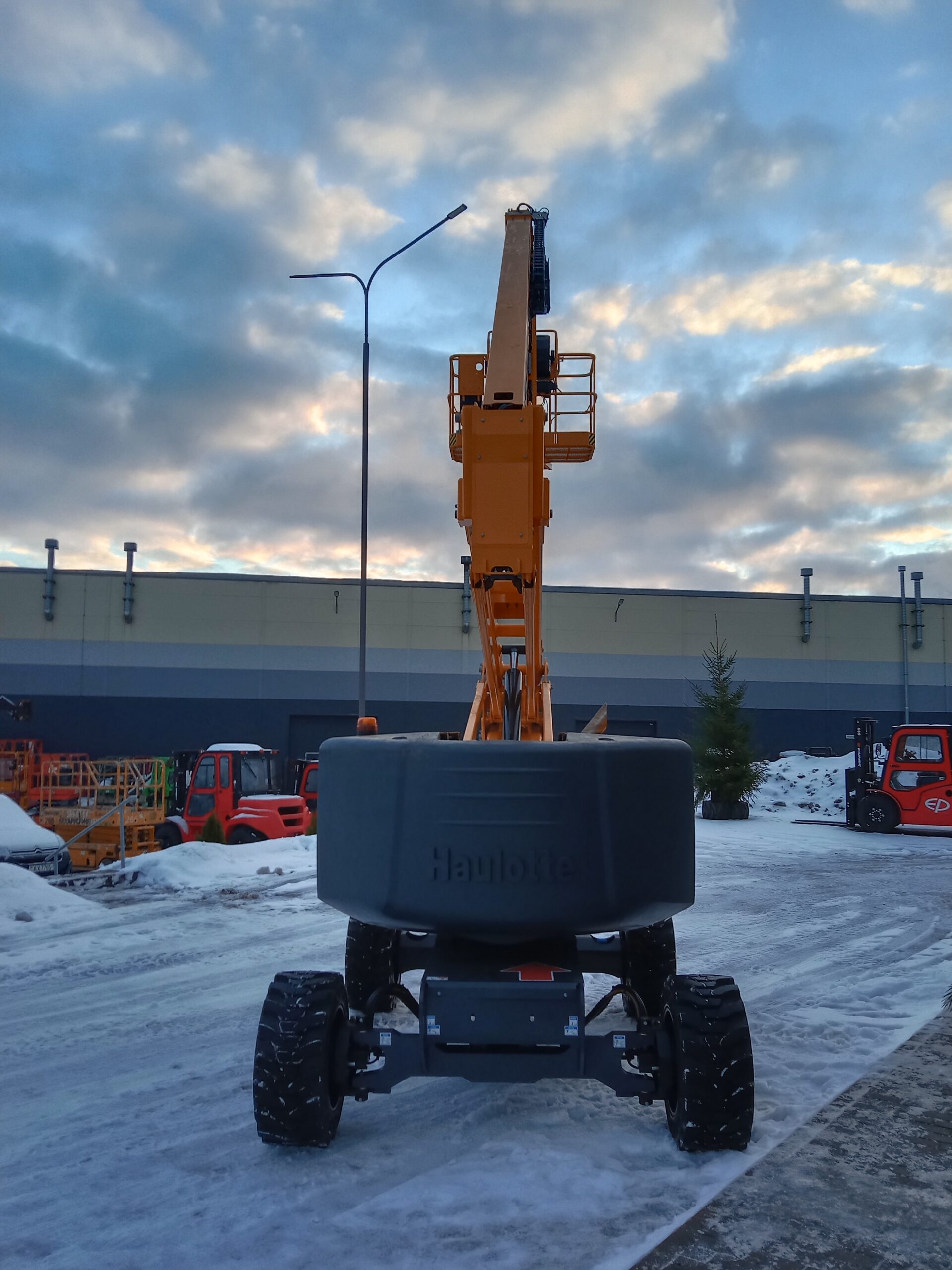Haulotte HA20 RTJ Коленчатый подъемник Haulotte HA20 RTJ