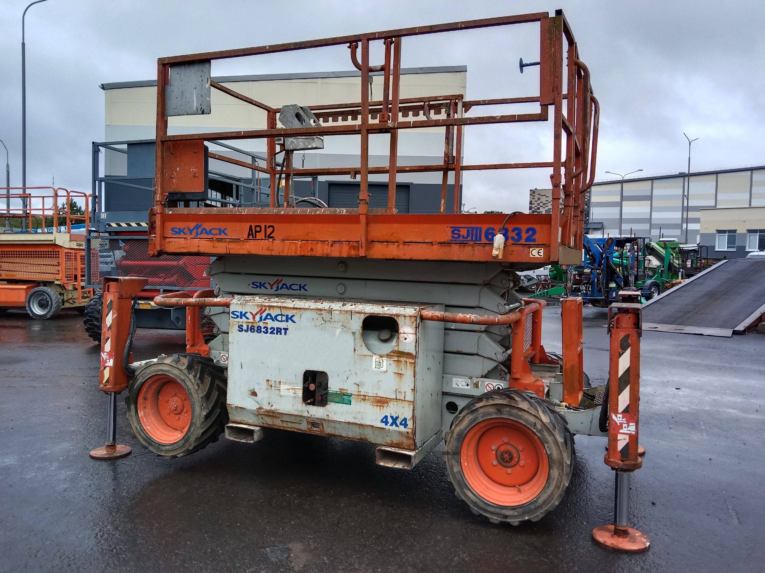 Skyjack SJ6832 Ножничный подъемник Skyjack SJ6832