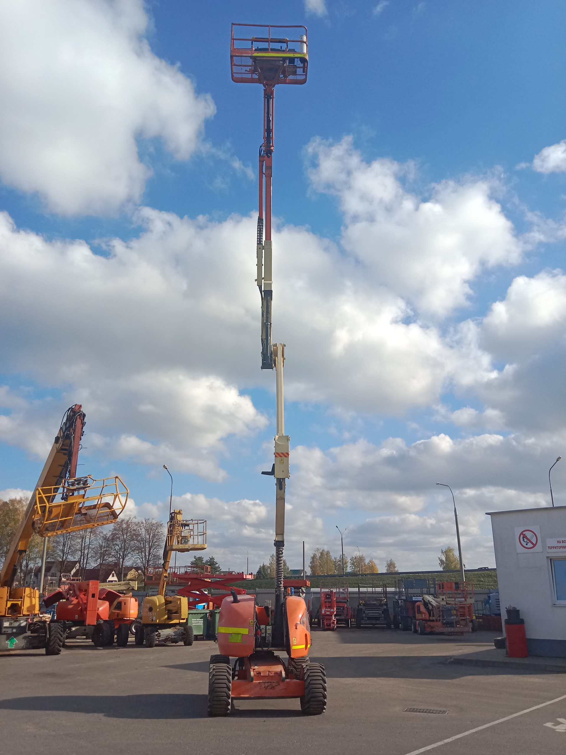 JLG 450AJ Коленчатый подъемник JLG 450AJ